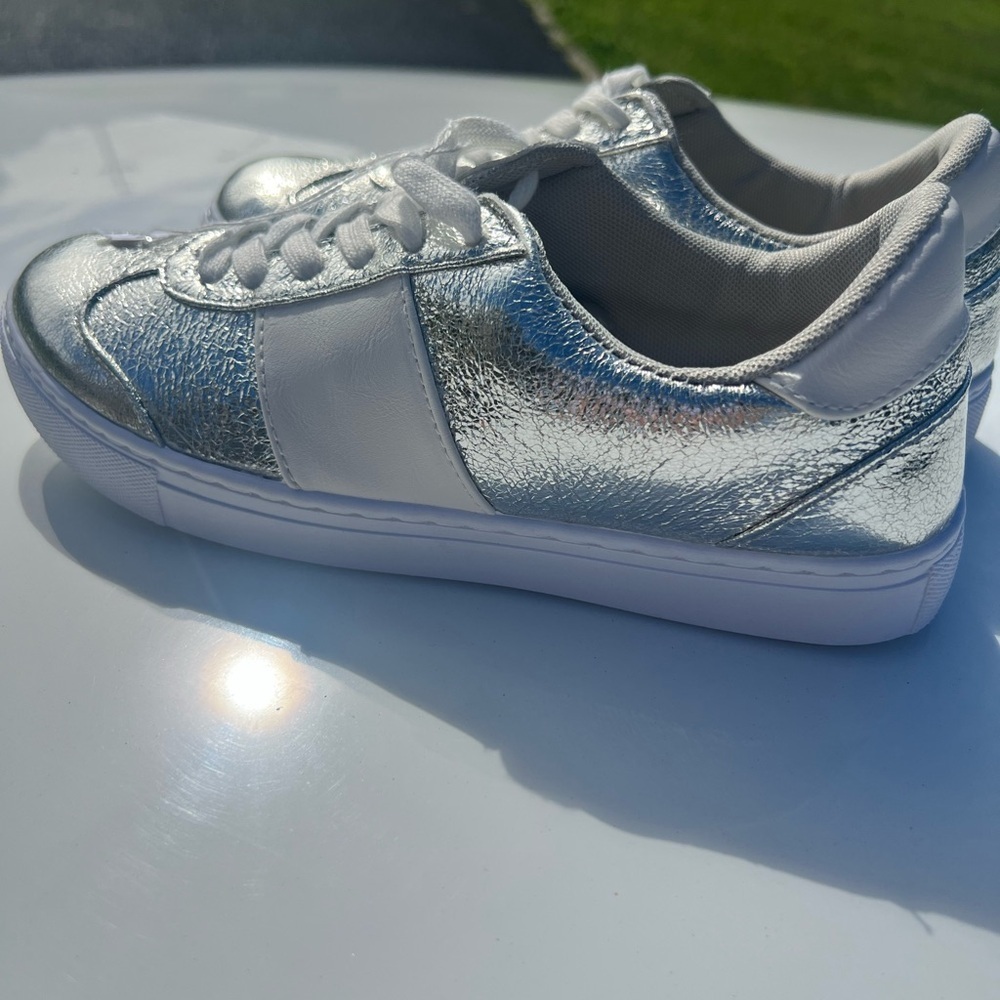 Shoe Dazzle Metallic Silver and White Sneakers - Picture 4 of 5